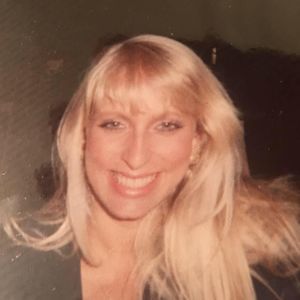 Meet your Posher, Gina